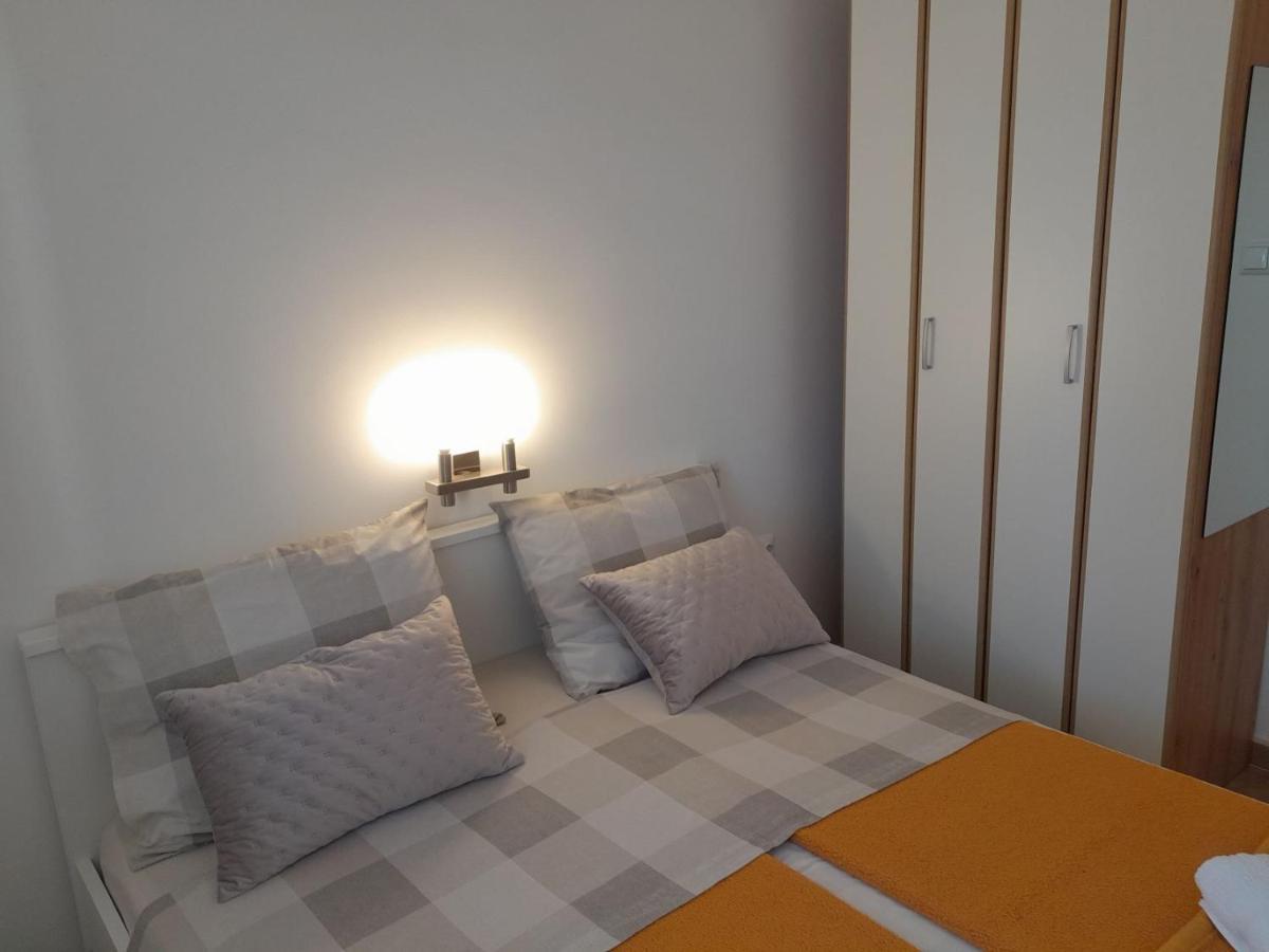 Apartment Dean Klimno Buitenkant foto