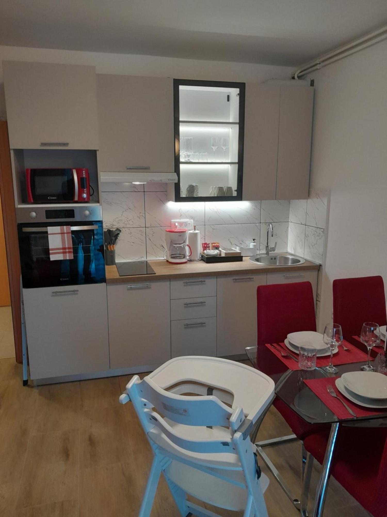 Apartment Dean Klimno Buitenkant foto